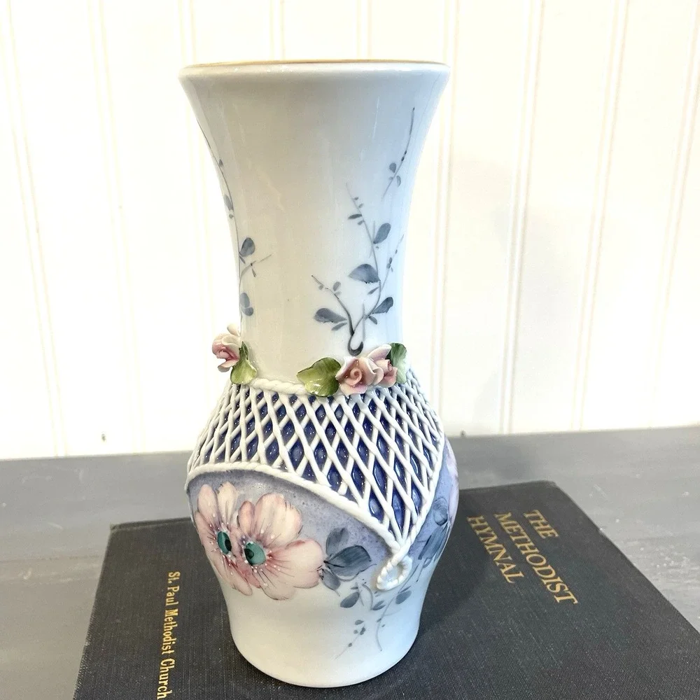 Sumi Romanian Porcelain Vintage Vase Lattice‎ Applied Roses Leaves Artist Signed